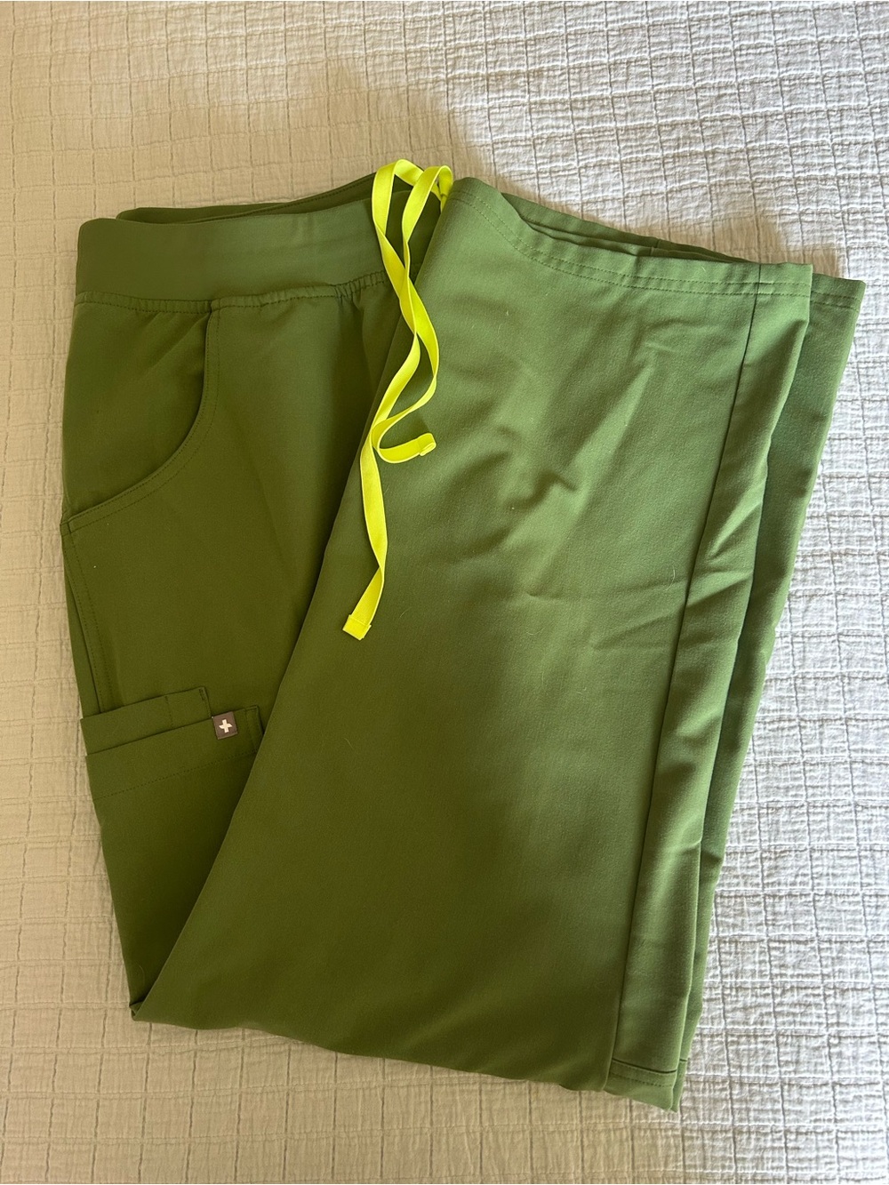 Figs Kade Cargo scrub pants